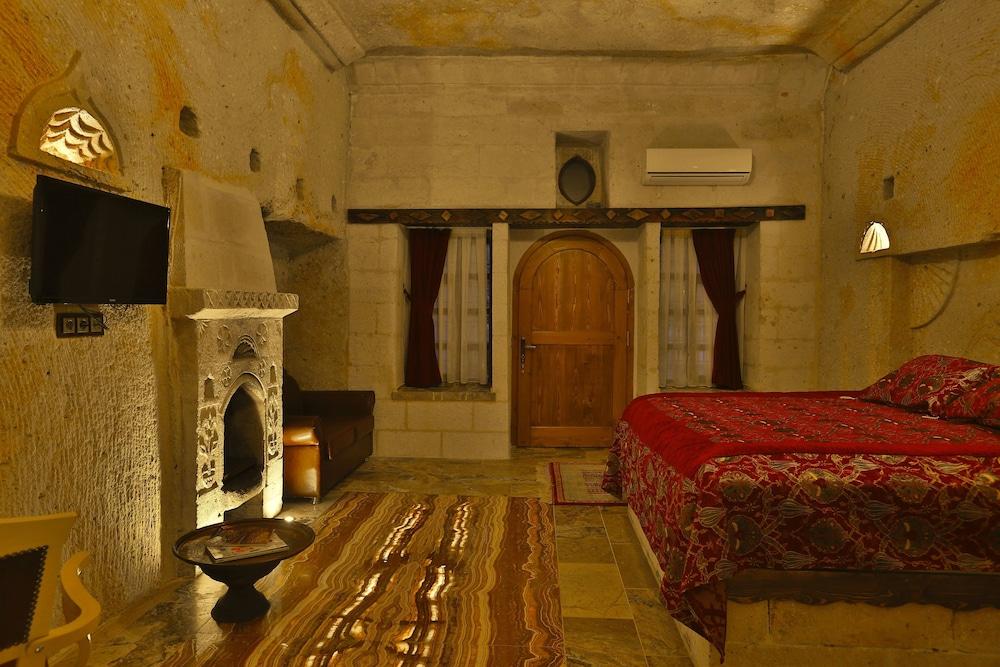 Oread Cave Suites