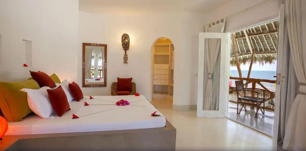 Leopard Point Luxury Beach Resort & Spa