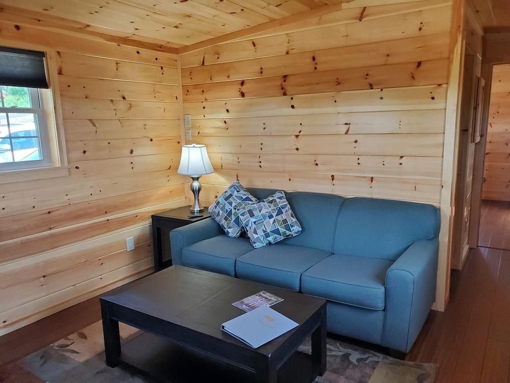 Single Island Shores