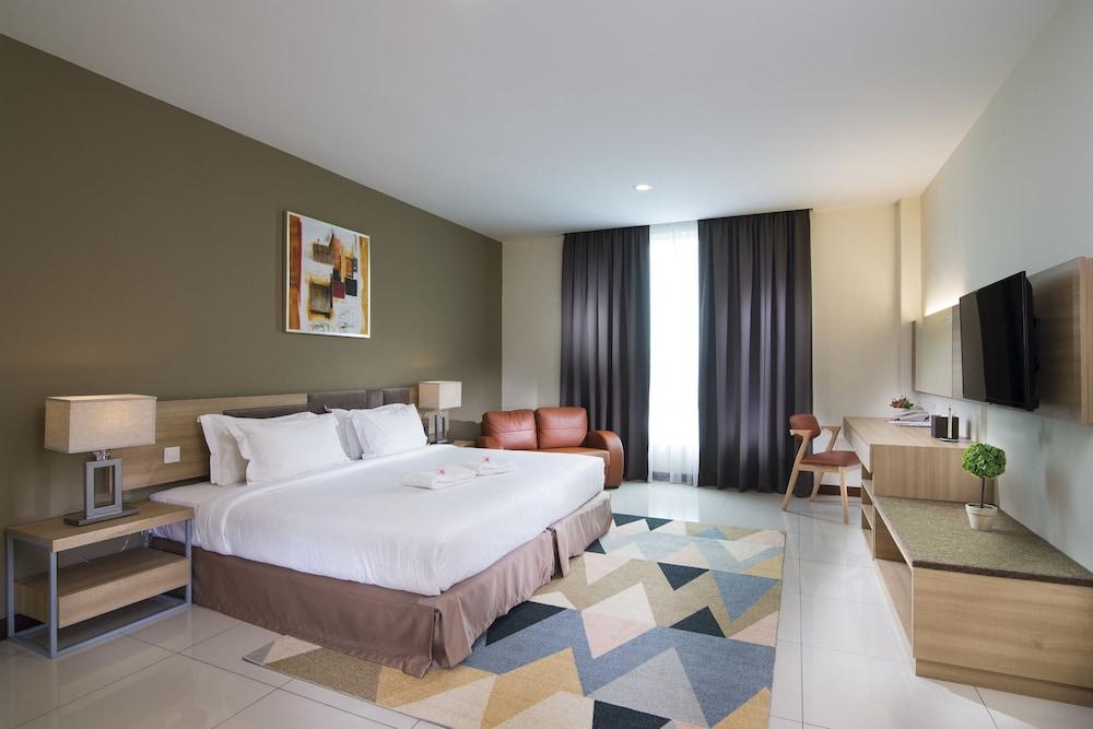 One Pacific Hotel & Serviced Apartments