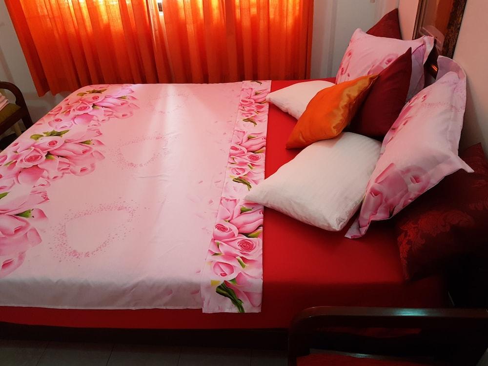 Thambili Island at Stubbs - Hostel