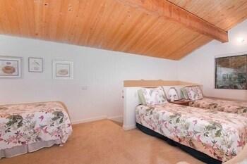 Madrone Meadow 5 Bedroom Home