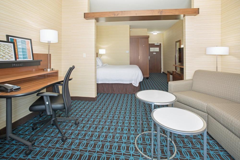 Fairfield Inn & Suites by Marriott Burlington