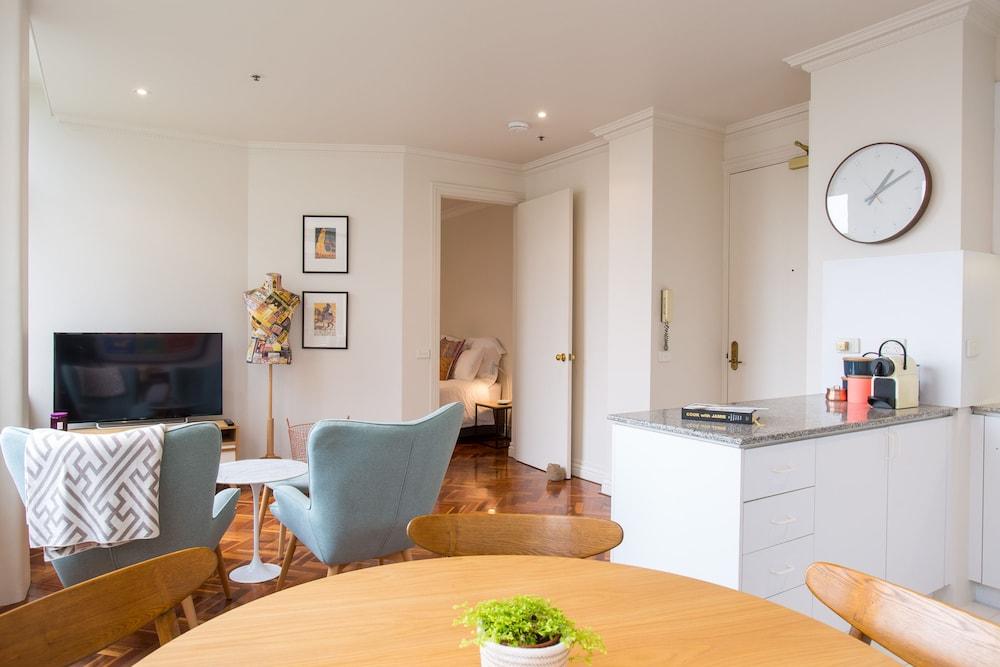 1 Exhibition Apartment Hotel