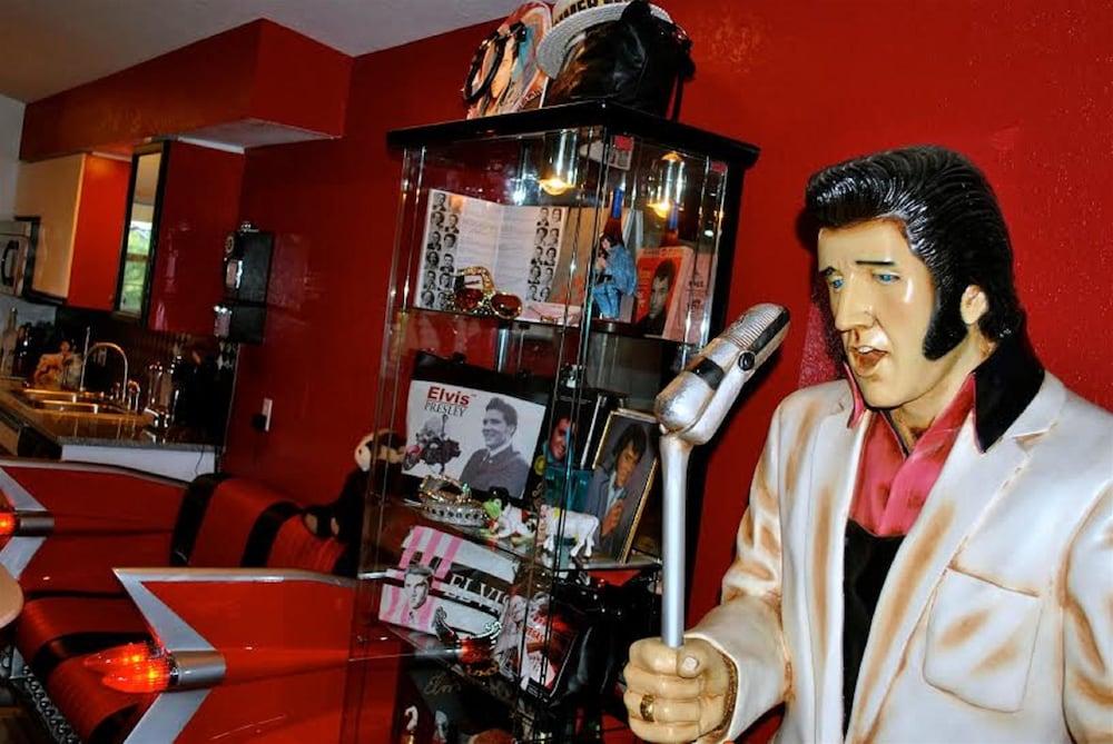 King Condo at Holiday Hills