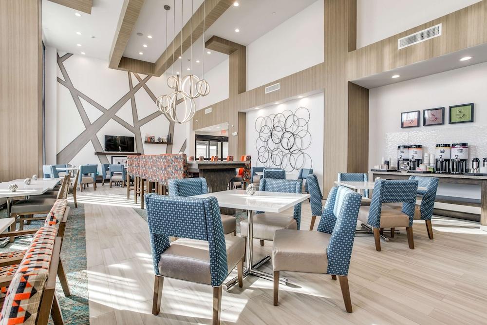 Hampton Inn & Suites North Dallas Central Expy