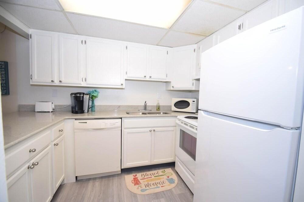 Ocean Trail 102 2 Br condo by RedAwning