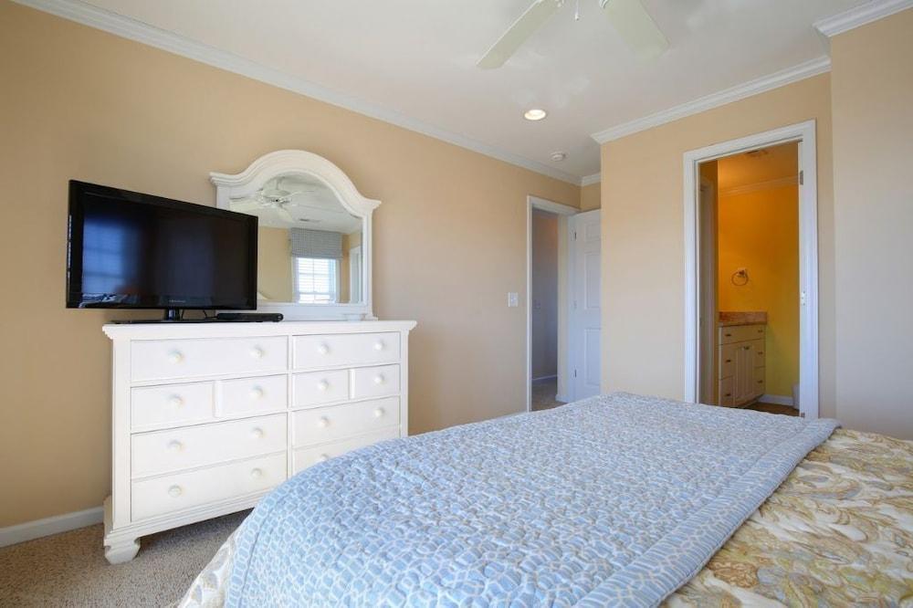 Belle Moor 3 Bedroom Home by RedAwning