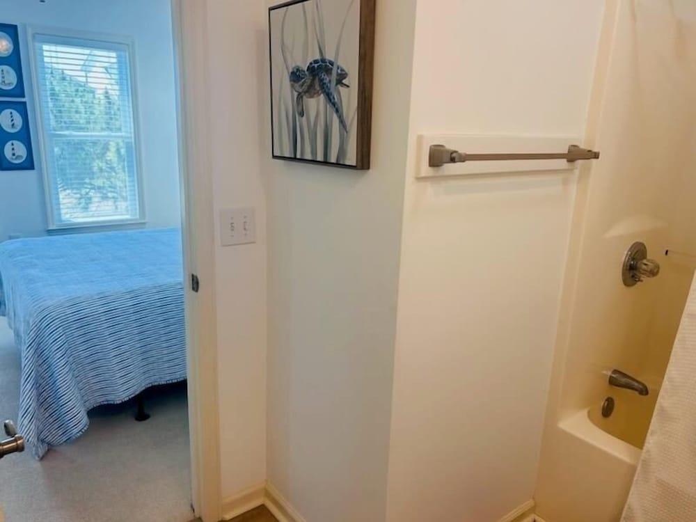 Libby's Lookout 4 Bedroom Home by RedAwning