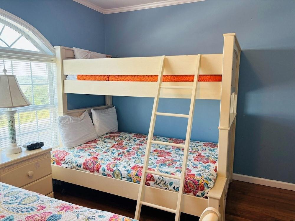 Sea Biscuit - 4 Br Home