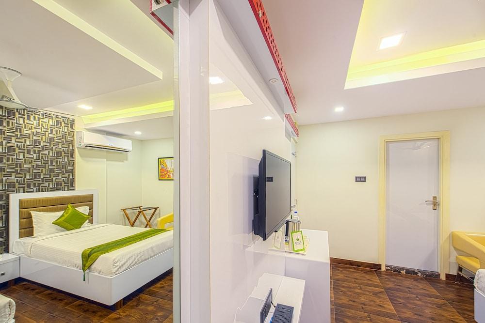 Treebo Trend Orion Sapphire