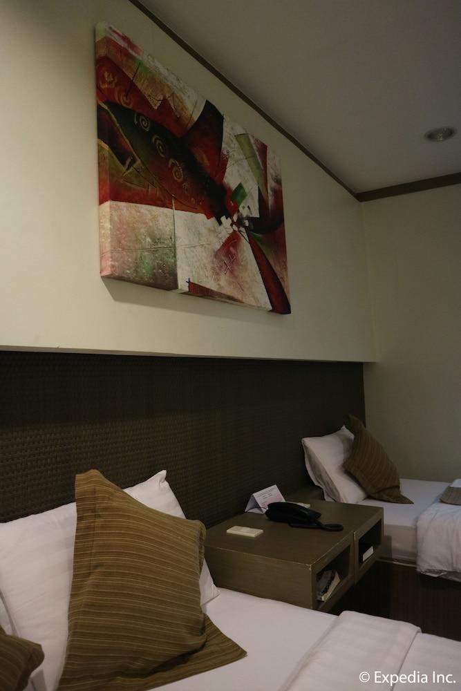 Magallanes Square Hotel