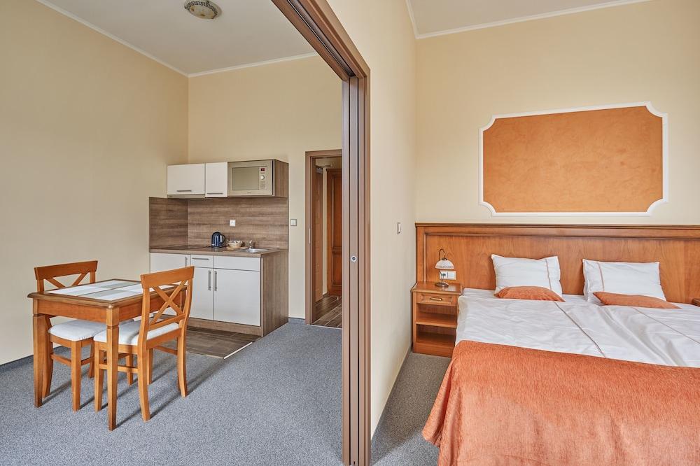 Apart Hotel Akropolis