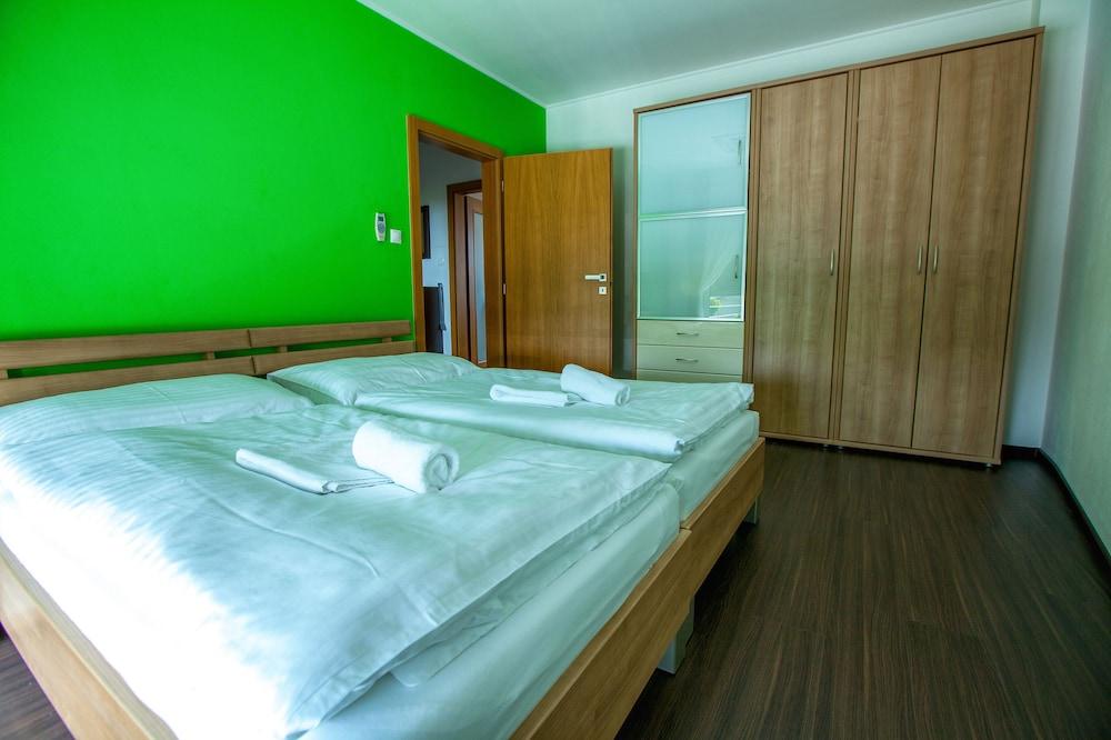 Fine Restaurant & Apartments