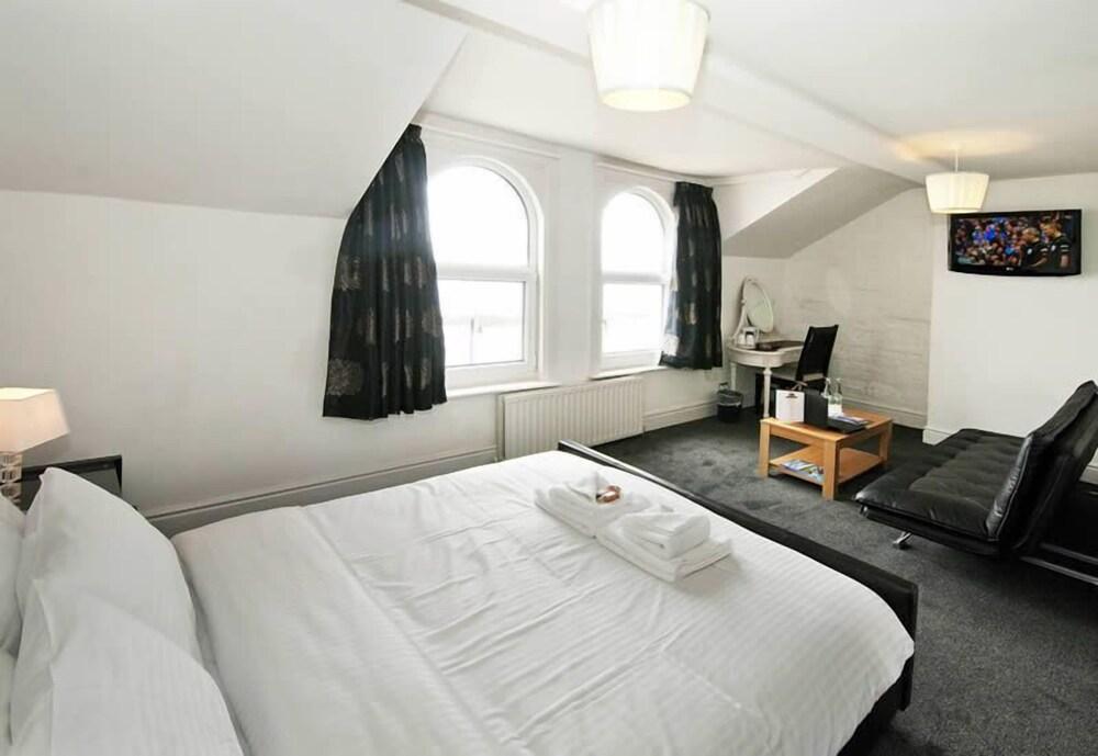 Acacia Boutique Hotel