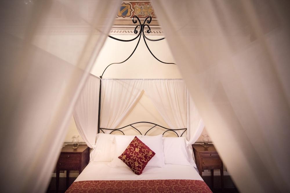 All'ombra della Torre