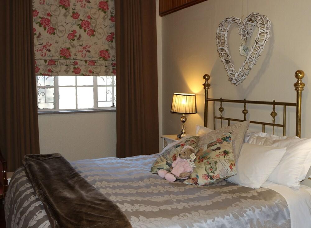 Aletheim Guest House Collection