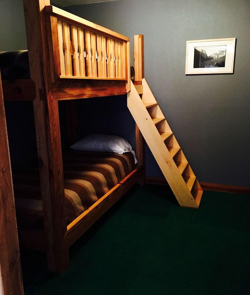 NextDoor at Dos Cabezas