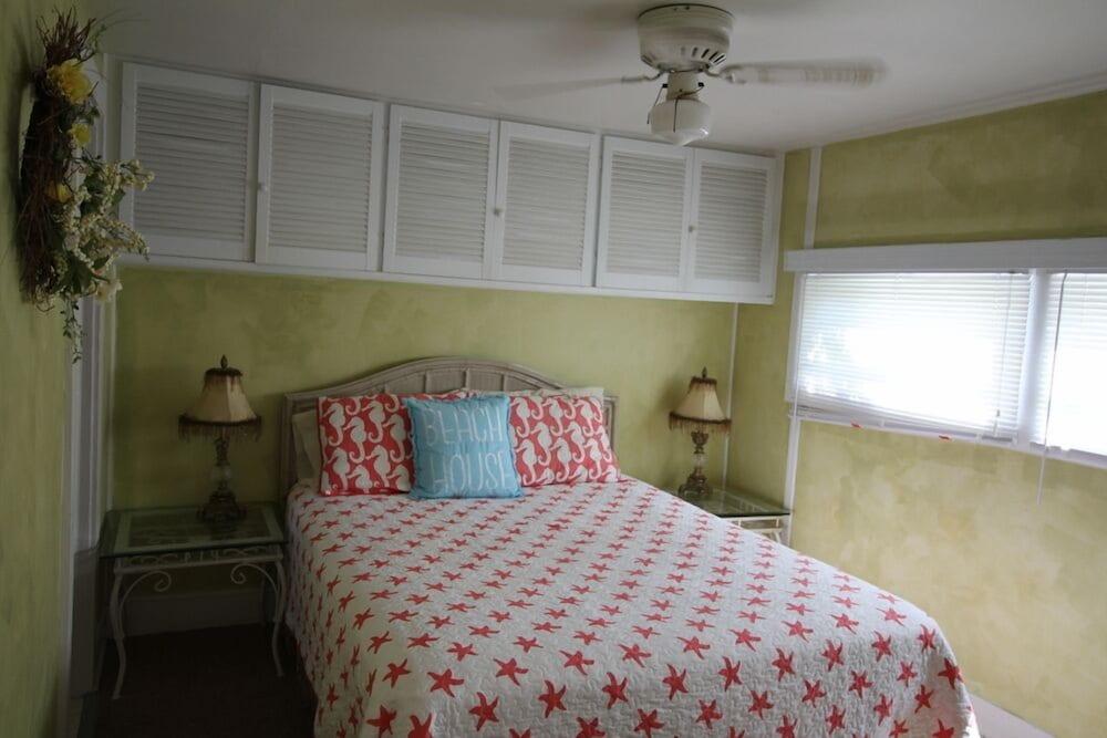 Indian River Lagoon Waterfront Cottages