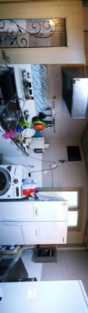 Remnant Guesthouse - Hostel