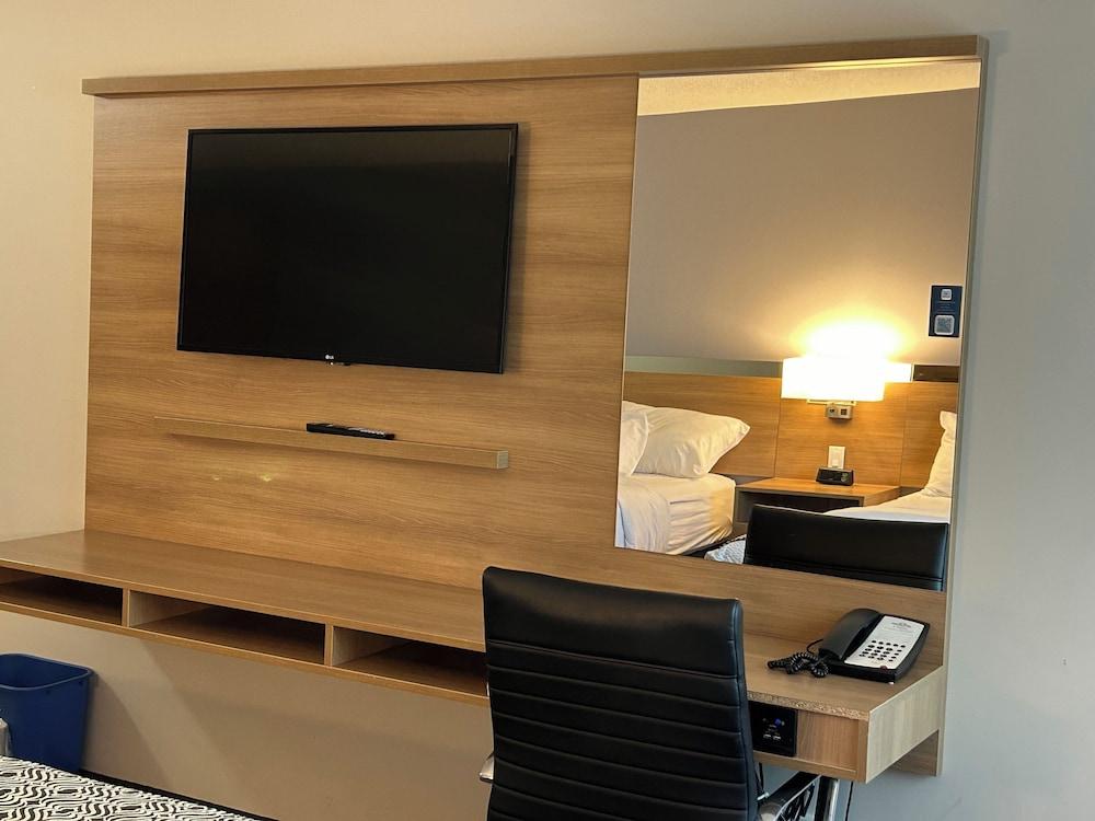 Microtel Inn & Suites by Wyndham Sudbury