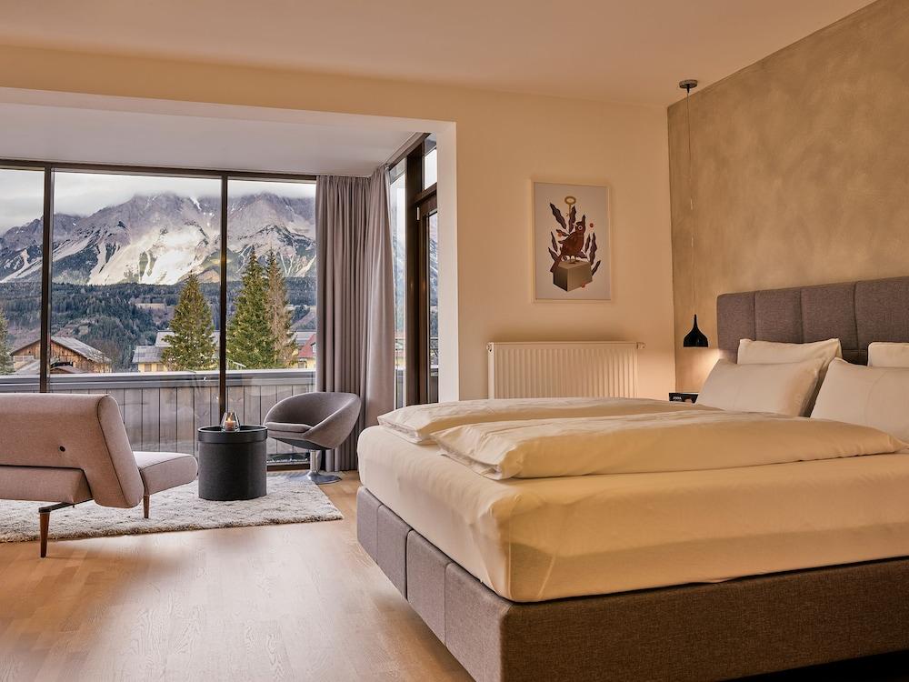 ARX Hotel & Restaurant