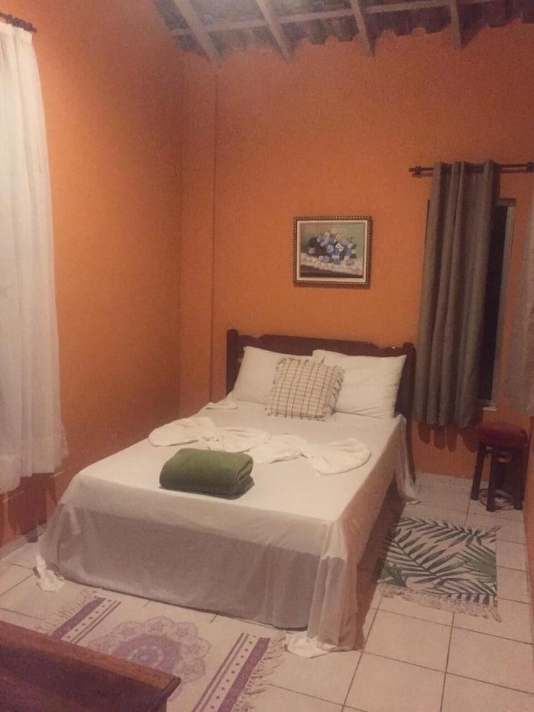 Banana Leaf Eco Hostel