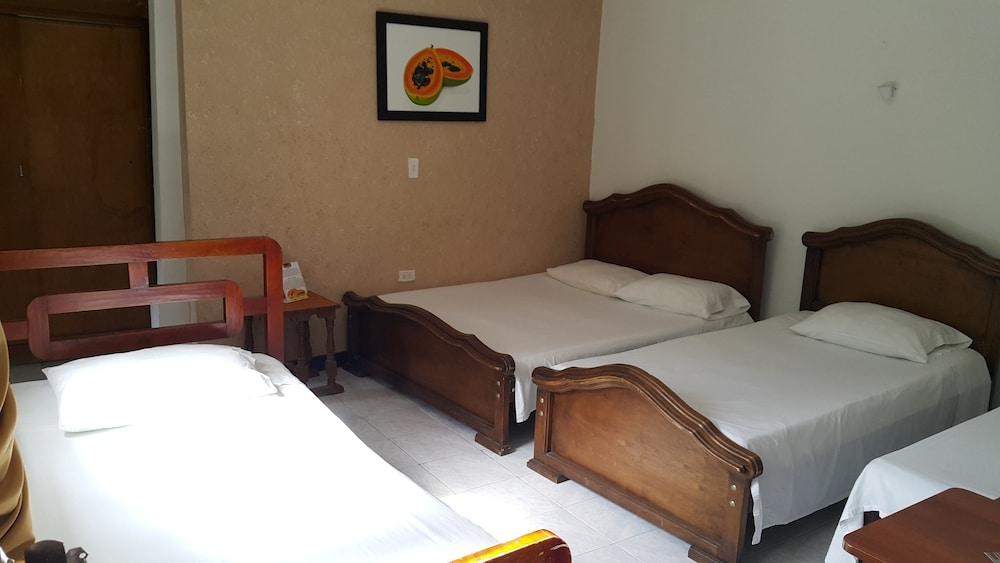 Hotel La Casa Amarela