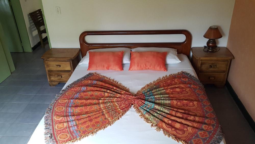 Hotel La Casa Amarela