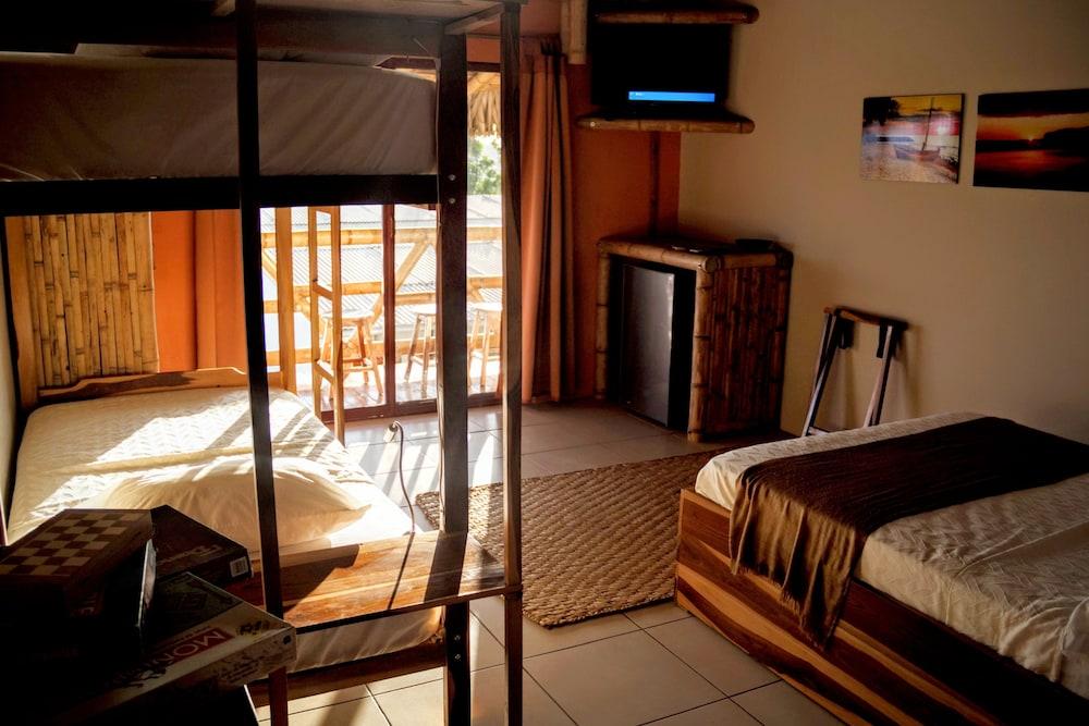 Nativa Bambu Ecolodge