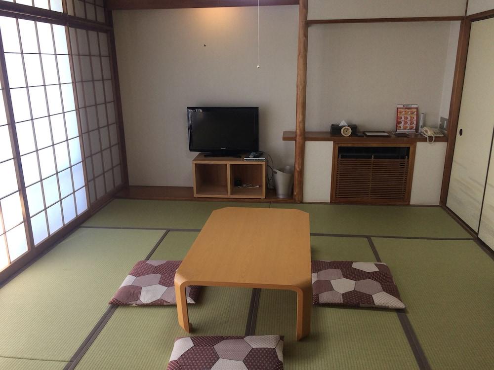 Breezbay Seaside Resort Atami