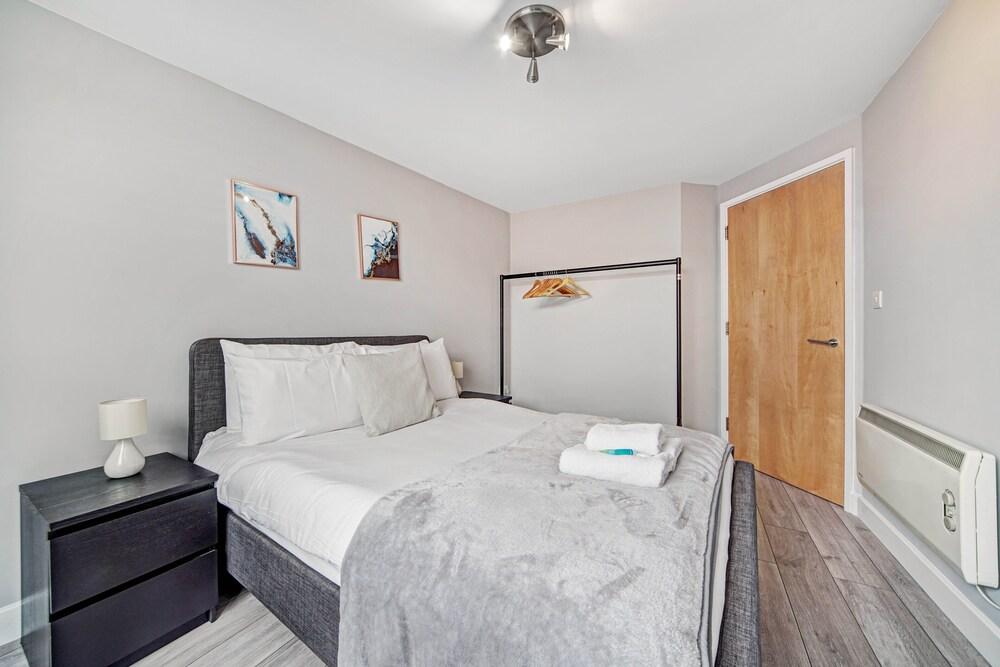 2 Bed Cozy Apartment near Regents Park with WiFi