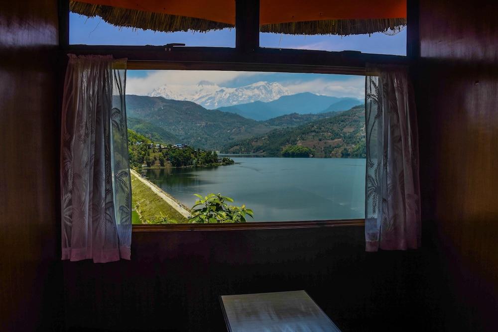 Hotel Seven Lake Paradise