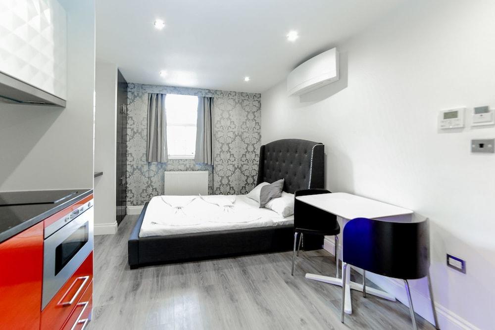 Imperial Court Suites