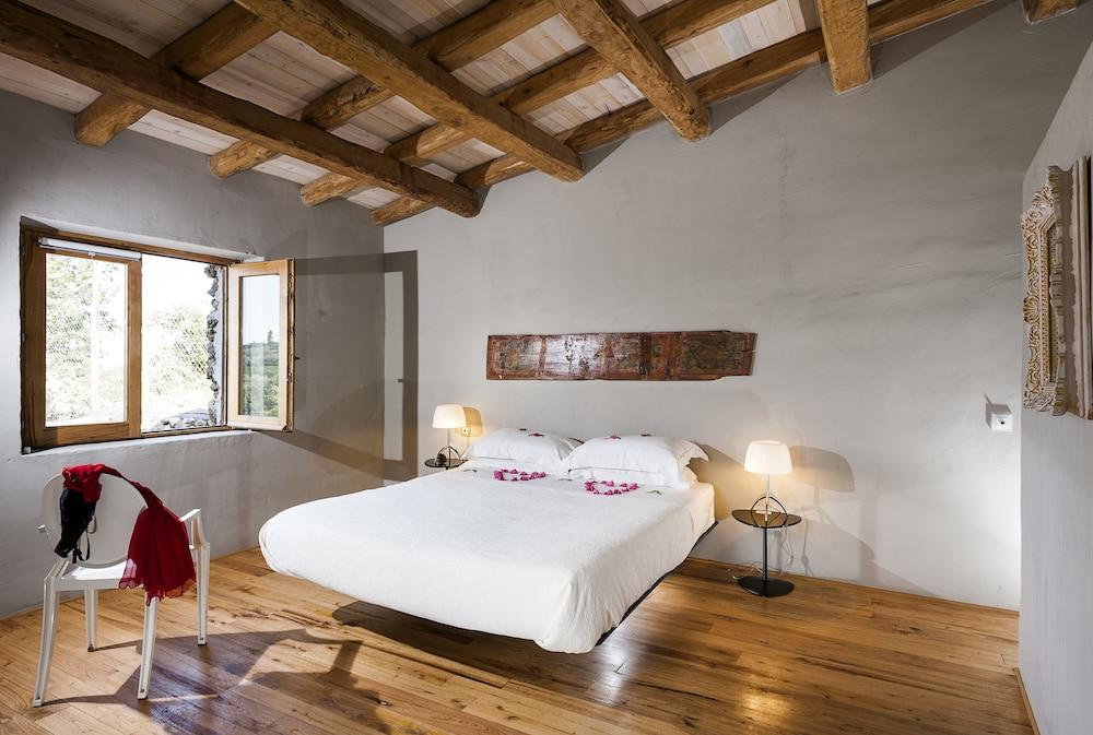 Monaci delle Terre Nere