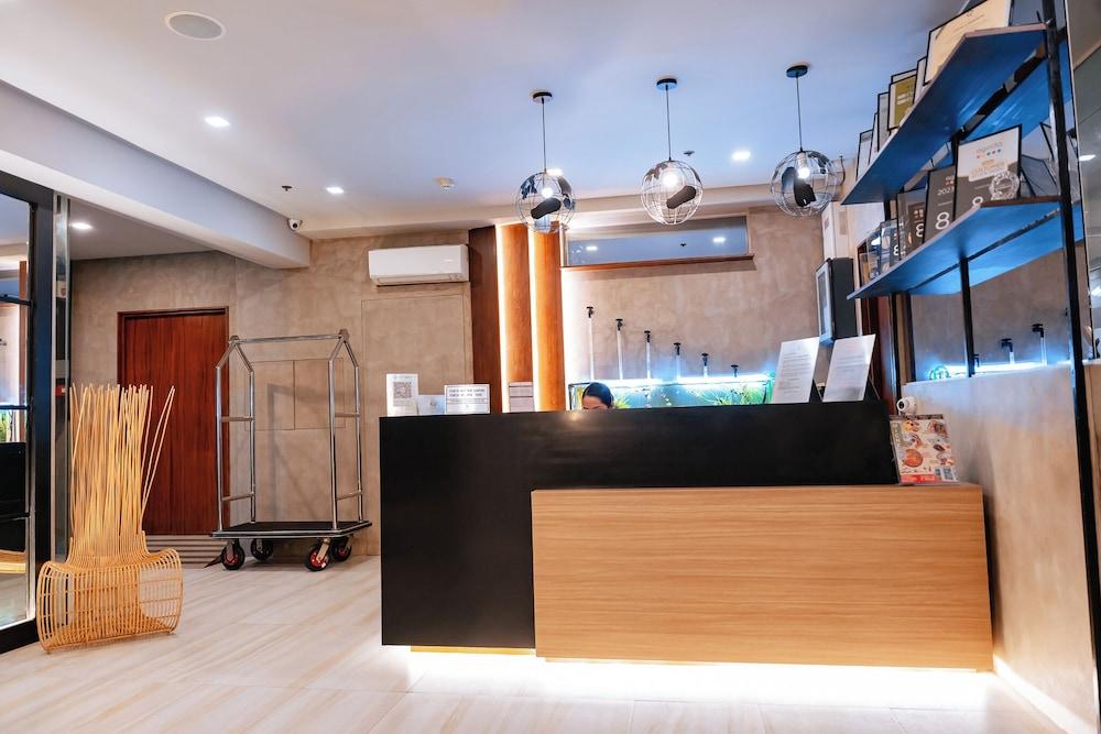 S Hotel and Residences