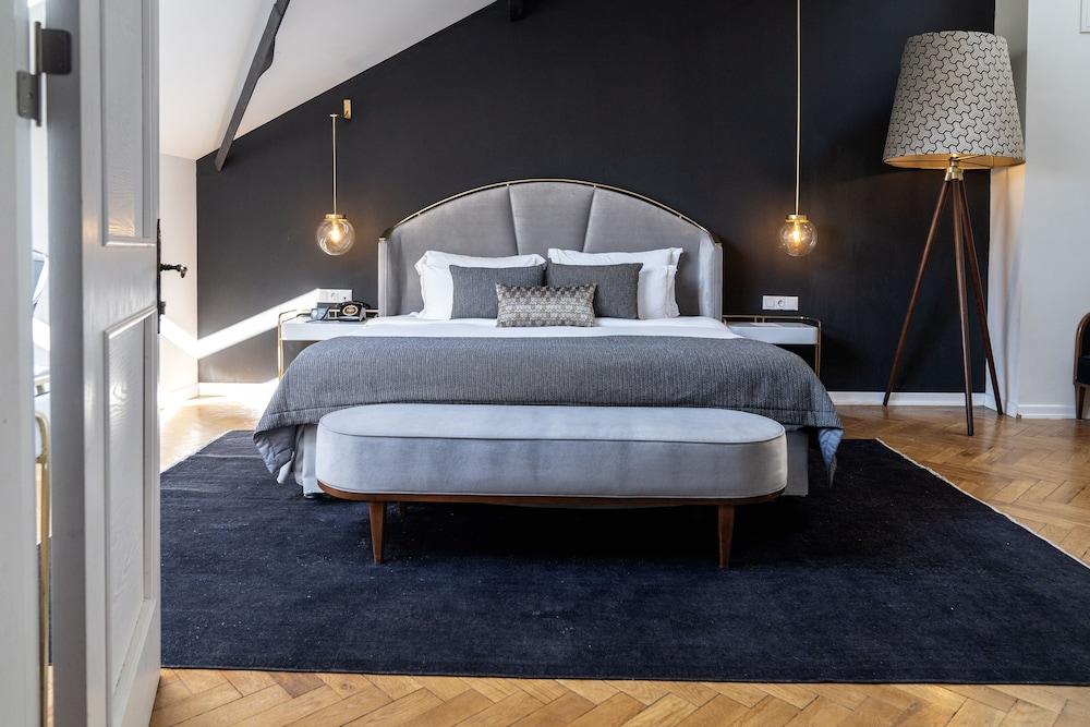 Mr CAS Hotels - Special Class