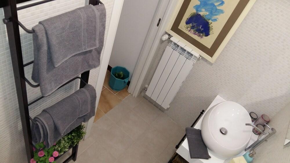 Pompei Rooms and Apartment B&B