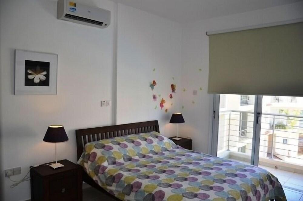 Protaras Poppy Suite