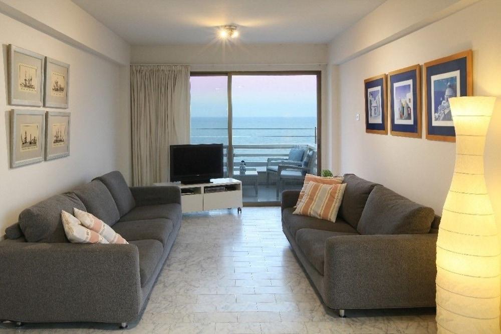 Mackenzie Seafront Suite