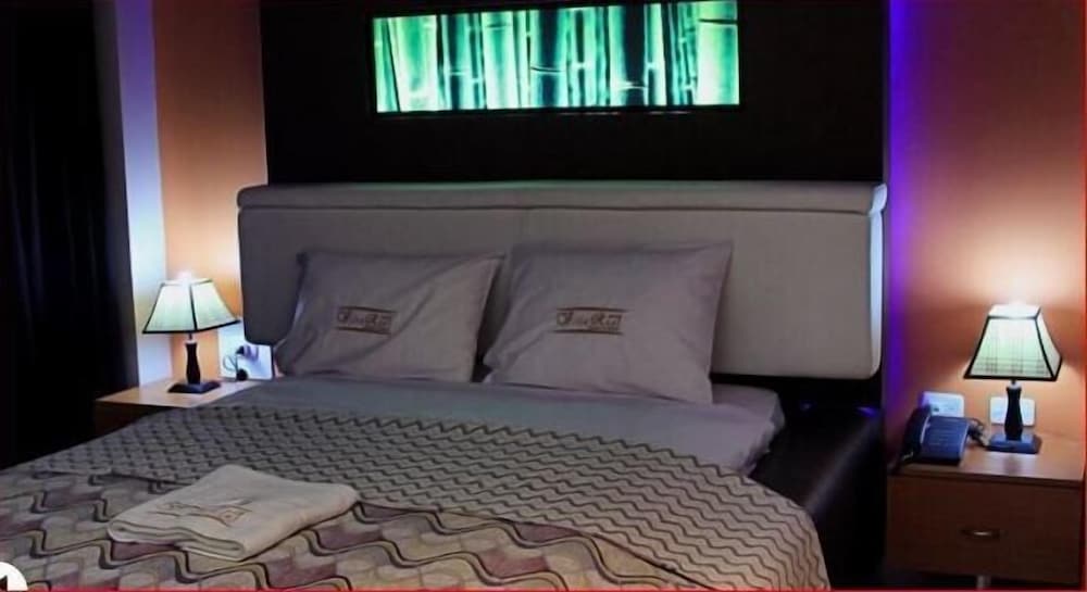 Villa Real Hotel & Suites