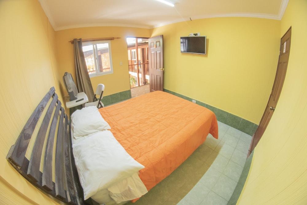 Euro Hostal - Hostel
