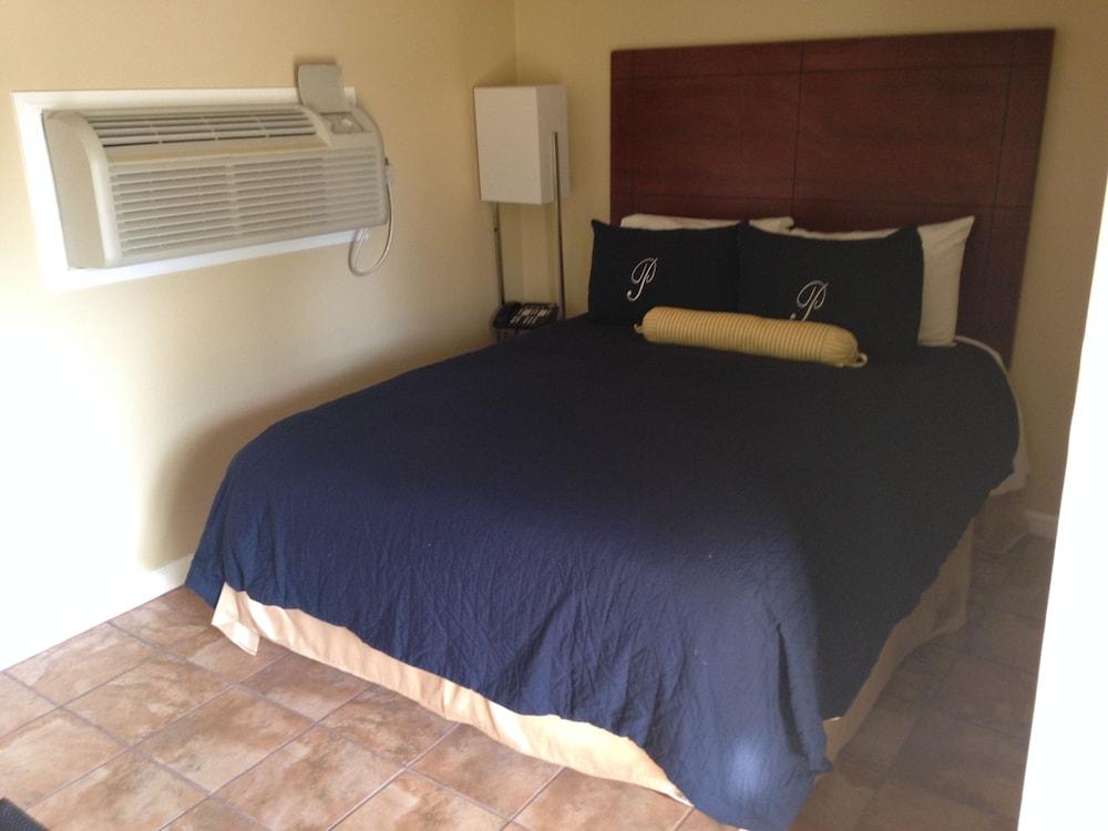 Pleasure Point Inn & Suites