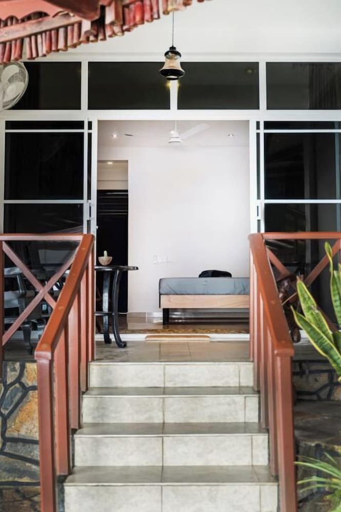 We Are Surfers hotel