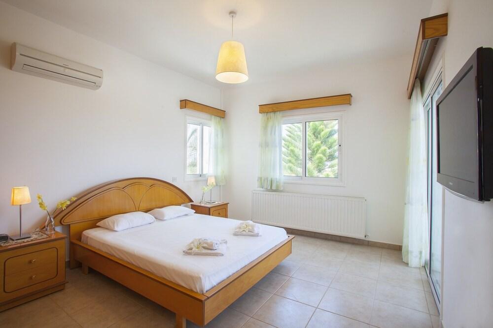 Protaras Views Villa