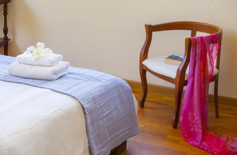 Mackenzie Beachfront Eftyhia Suite