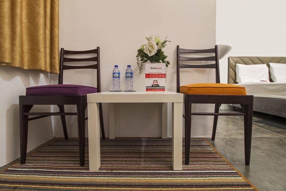 RedDoorz @ Radio Dalam