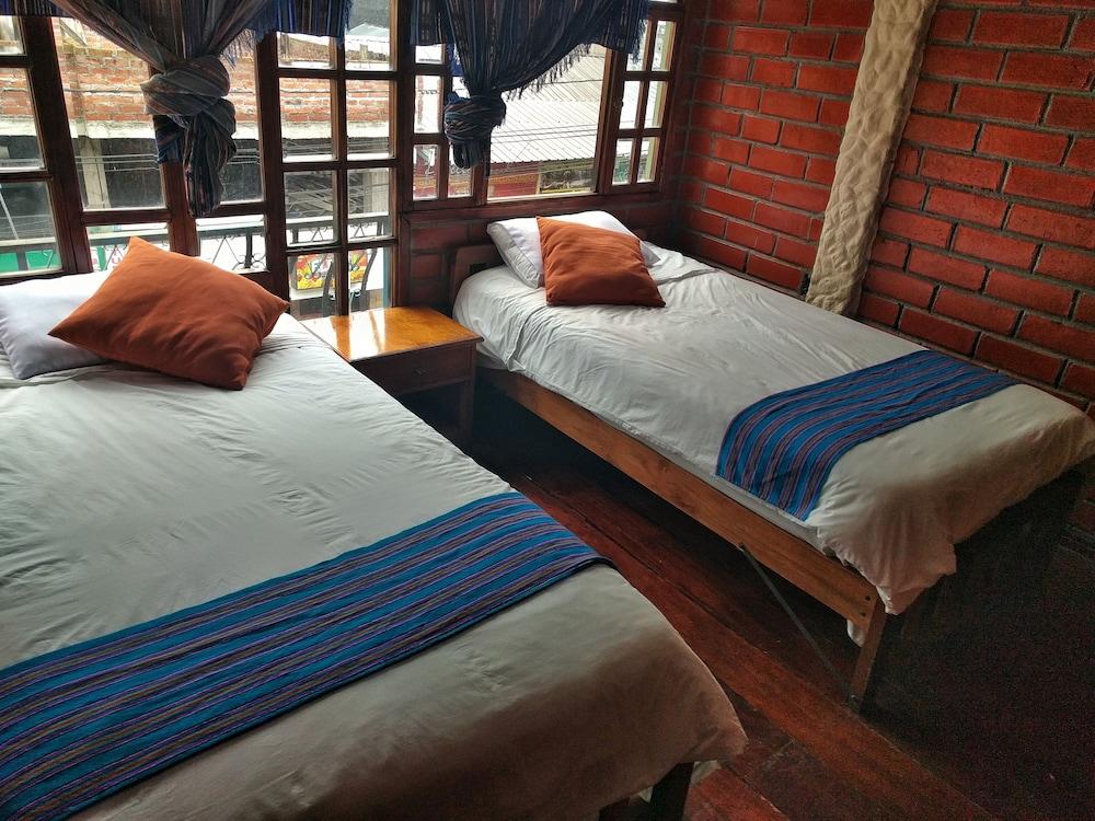 Erupcion Backpackers Hostel