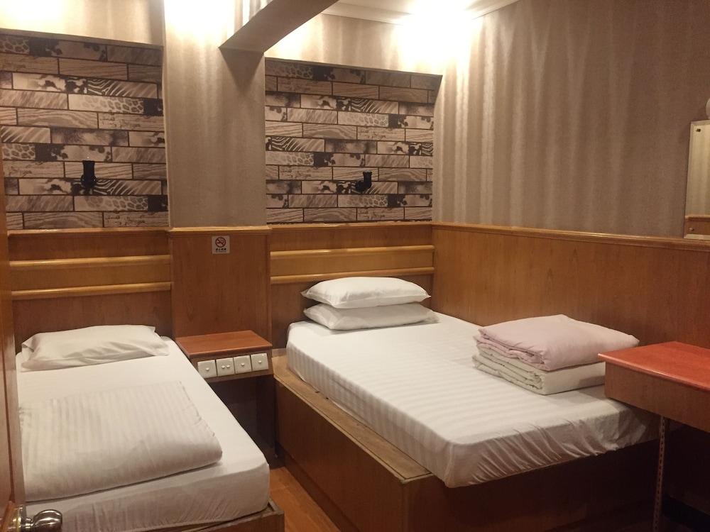 Kowloon New Hostel