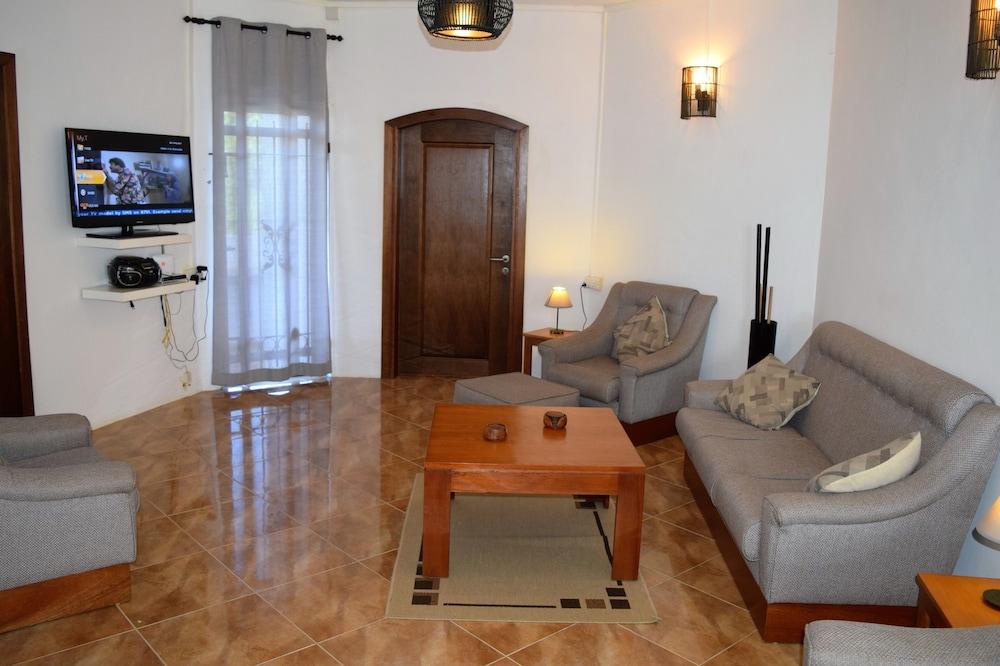 Bernard l'Hermite Villa